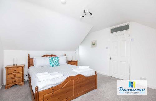 MUDEFORD ESCAPE by BOURNECOAST - A Chalet Bungalow with a Garden - Ideal for Family Getaways - HB9600 - Foto 24