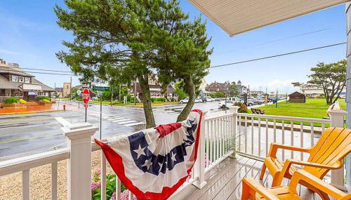 Wifi, Ourdoor Shower, Porch Ocean Side 1St Floor Duplex, A Short Walk From The Best Lbi Attractions, A Small Park, And The Beach, - Foto 2