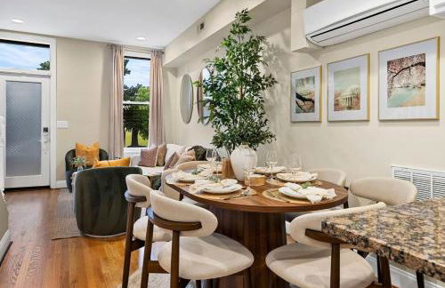 Luxury DC Rowhouse with Rooftop Firepit & Private Hot Tub- Near U Street & Logan Circle - Foto 18