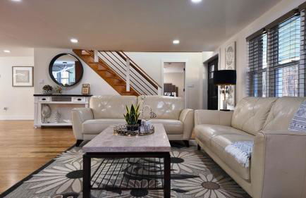 Catskills Escape Hot Tub Massage Chairs & Games - Foto 3