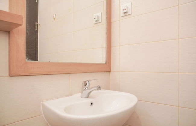 Homey And Modern Studio At Sky Terrace Apartment - Foto 17