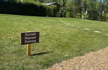 Sunset Retreat - Photo 25