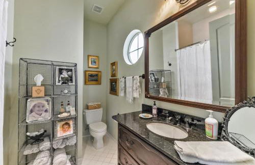 Elegant French Patio Home with Private Pool - Foto 25