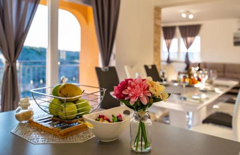 Awesome Home In Modric - Photo 30