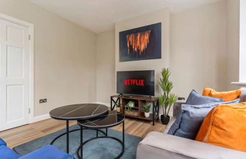 Modern 4 Bed house Ideal for Groups, Contractors near City Airport & O2 Arena, free parking & Wifi included - Foto 34