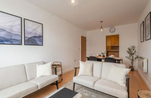 3-Bed Serviced Apt near M62, Leeds - Ideal for Up to 6 Guests - Long Stay Options - Free Parking and Wifi - Foto 7