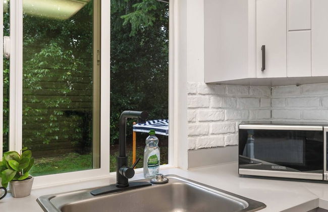 Comfortable Kirkland Home for Family & Remote Work - Photo 10