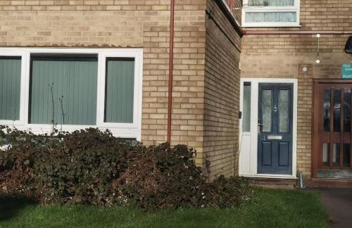 Lovely 3 Bed Ground Floor Apartment Near QE Hospital Harborne Birmingham New - Photo 40