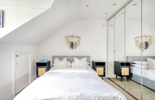 The Luxury 'Treehouse' - One bed Little Venice - Photo 14