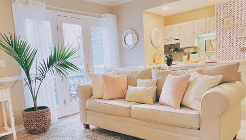 Luxury Villa- 3 mins to Mohegan- Fully Stocked with Fireplace- Jacuzzi, Saltwater Pools, Sauna - Foto 3