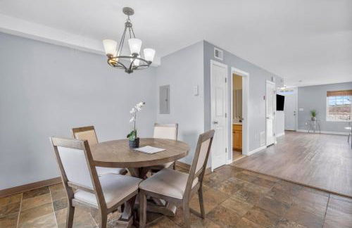 Gorgeous Waterfront 3 Bedroom, 1.5 Bathroom Unit. - Foto 11