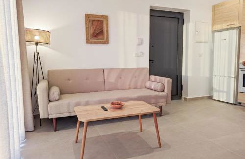 Aphrodite Luxury Suites, Private Heated Pool & Jacuzzi -Romantic Escape for Couples - Photo 21