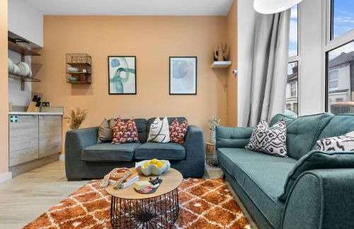 Aylesbury House 3 En-suite Bedrooms Parking Pets - Photo 21