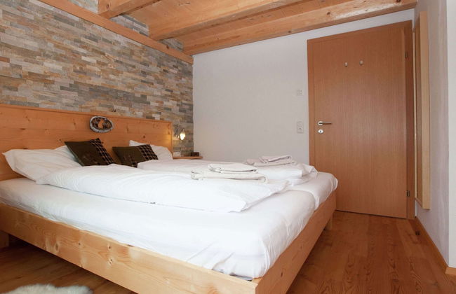 Stunning Holiday Home With Balcony, Ski Storage, Parking - Photo 8