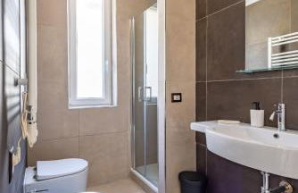 Brombeis Double Bedroom Center by NapoliApartments - Foto 14