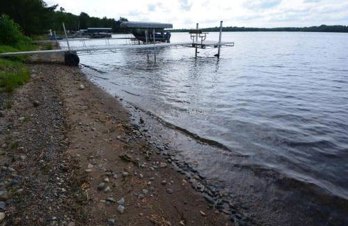 Cozy Home, Hot Tub, Dock, Kayaks, Swimming & More! - Photo 9