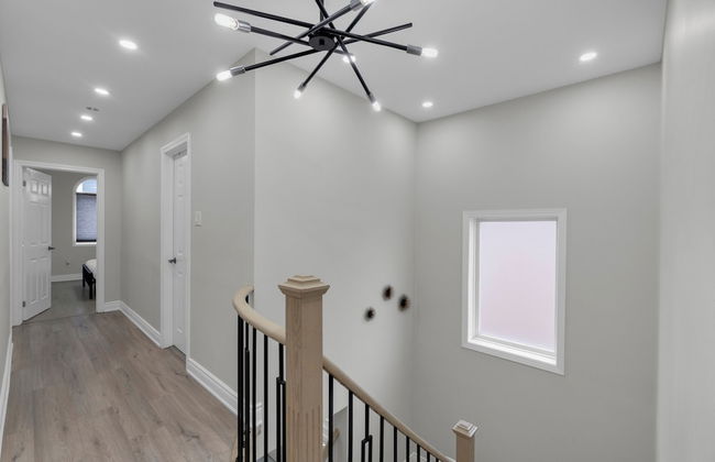 Beautiful House - On A Quiet Street - Photo 57