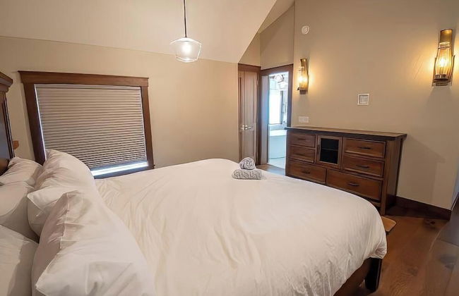 Snow Creek Cabins by Fernie Lodging Co. - Photo 52