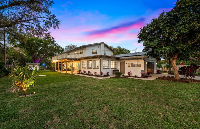 Luxury Retreat: Pool, Games, Basketball & More! - Foto 7