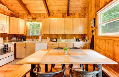 2 Mi to Conway Cozy Cabin with Grill and Yard! - Foto 9