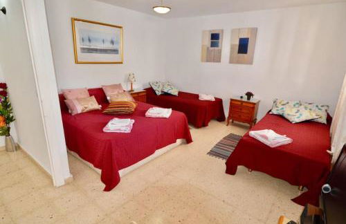 High Quality, Spacious, 4 Bedroom private Villa - Photo 34