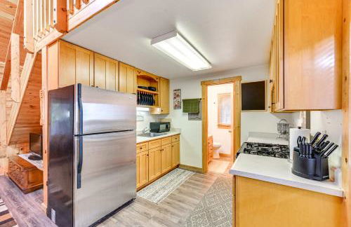 Secluded Bigfork Cabin with Canoes and Views! - Foto 2