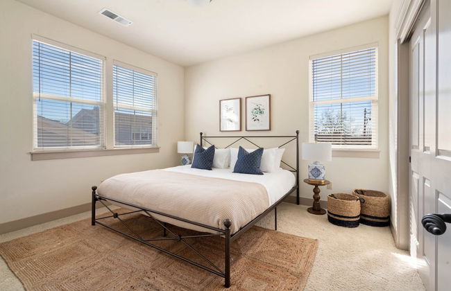 Fiano by Avantstay Centrally Located Haven w/ Stunning Courtyard & Pool Table - Foto 4