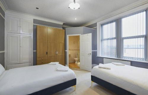 Hayy Contractor House 5 Bedroom Huddersfield Sleeps 18 - Foto 8