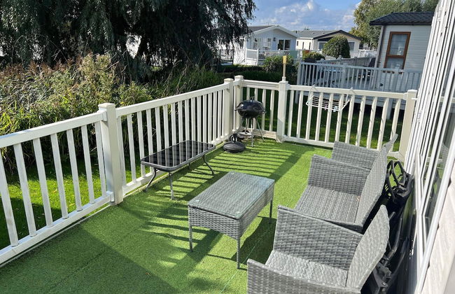 Inviting Luxury 2-bedroom Caravan in Hunstanton - Photo 16