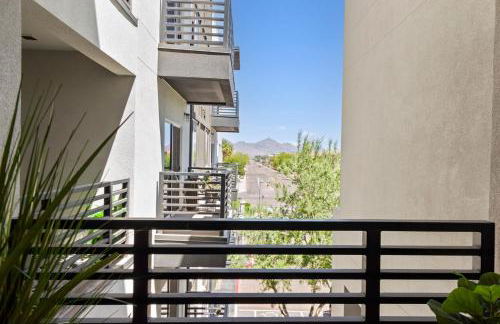 Near Mayo Clinic & Desert Ridge , Stay with Pool & Gym- S309 - Foto 12