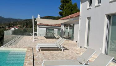 Privatised Pasparo Estate - 3 Apartments & Pool - Foto 3, sunbed