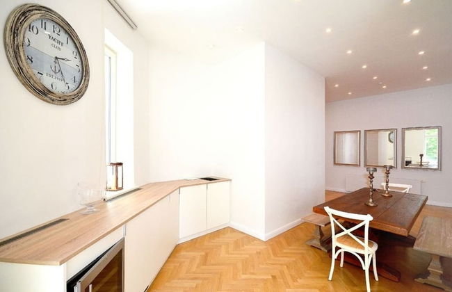 Vienna Residence Colossal Apartment With Balcony and Space for 8 Guests - Foto 10