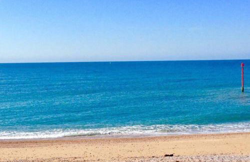 Entire Ground Floor Apartment - West Bay - Photo 11