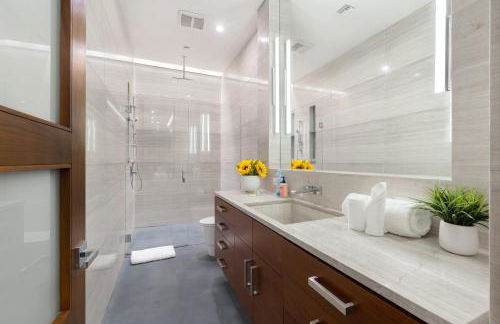 Ultra Luxury 5BR Beverly Hills Estate with Private Pool Spa and Canyon Views - Foto 16