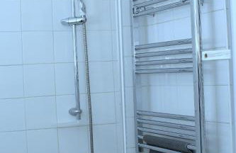 Tranquil Stays at 3 bedroom House in Dagenham - Foto 44