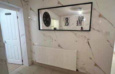 Self Contained Studio - Belinda Road - Foto 2