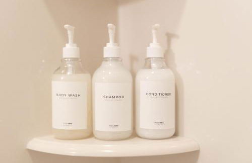 Artsy Downtown Retreat w Hot Tub - Foto 25