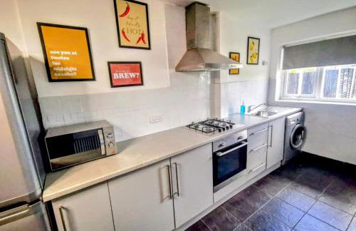 No 7 - Bright, Spacious 3 Bed Home with Parking & WiFi - Foto 34