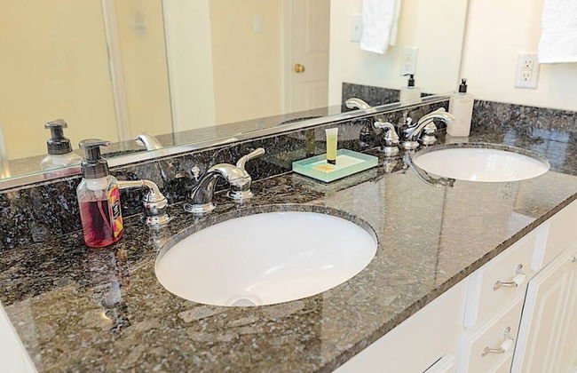 Stoney Creek Cottage Wintergreen w EV Charger - Foto 22