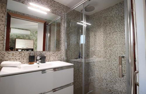 Pool Oasis with Mountain Views - Foto 32