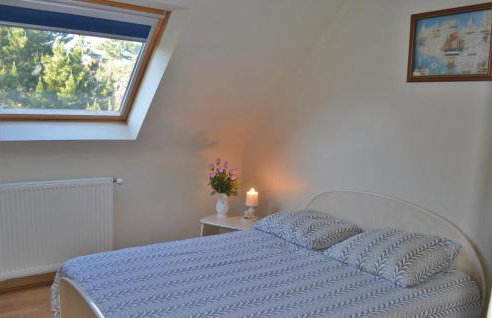 2 Bedroom Amazing Home In Plomeur - Foto 9