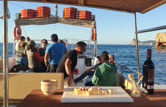 Cala Salada + Cala Conta Boat Tour - Foto 5