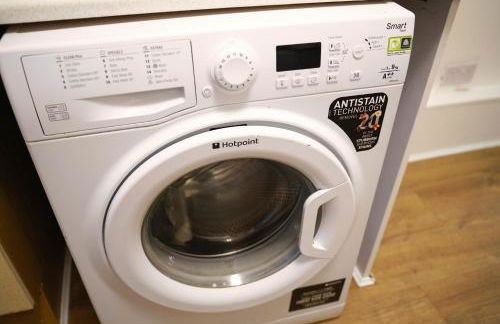 Lux 5 Bed sleeps 11, 10 mins from Wembley Stadium, Jacuzzi and Steam Shower - Photo 30