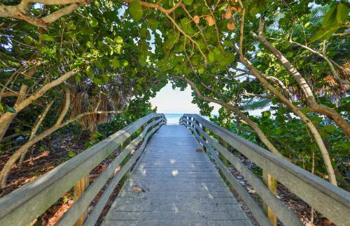 100 steps to beautiful Indian Rocks Beach, oceanside, 2 bedroom updated condo - Foto 9