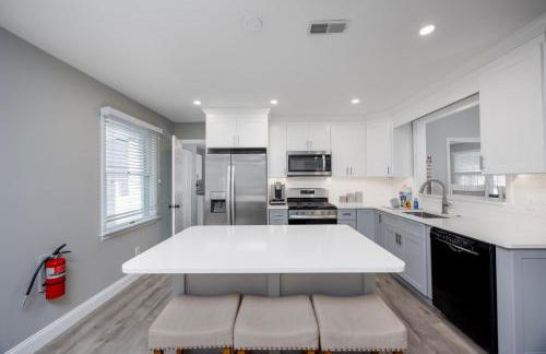 A Shore Thing - Spacious House w Large Deck, BBQ, Linens & Pet Friendly - Foto 12