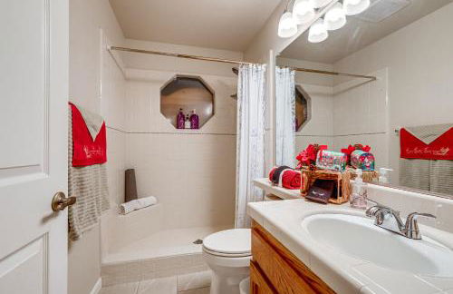 Hot Tub and Huge Patio Home 5 Mi to Old Town Auburn - Foto 20