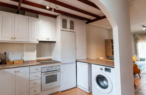 Ático con terraza-solárium y piscina 4-6 personas WIFI A/C - Foto 7