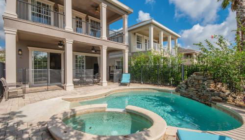 Two King En-Suites …Inside the Prestigious Reunion Resort - Foto 2