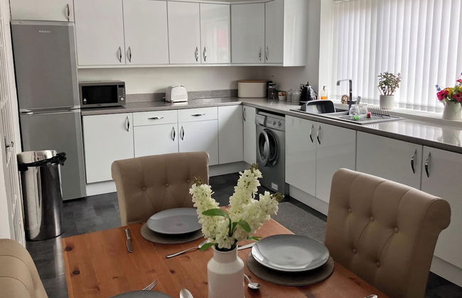 2 Bedroom Beachside House Sleeps 4 - Private Patio - Foto 1