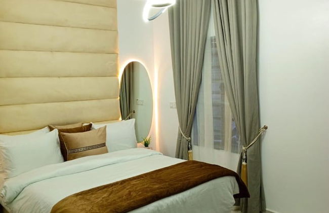 Impeccable 2-bed Apartment in Ikeja - Photo 3
